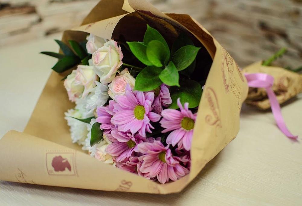 Букет цветов из: Розы и Хризантемы в Волжский