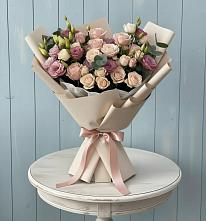 Букет цветов из:  Розы и Лизиантусы в Волжский