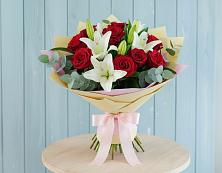 Букет цветов из:  Лилии и Розы в Волжский