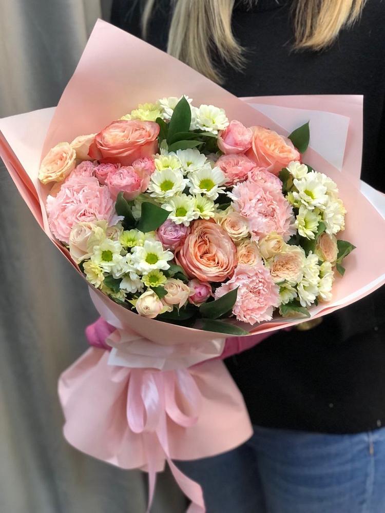 Букет цветов из: Гвоздики, Розы и Хризантемы в Волжский