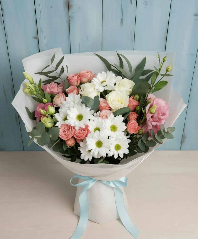 Букет цветов из: Розы, Лизиантусы и Хризантемы в Волжский