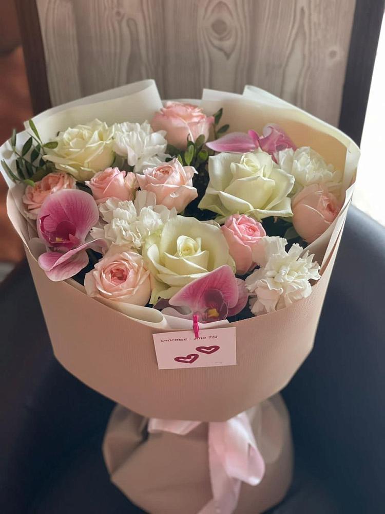 Букет цветов из: Орхидеи, Розы и Гвоздики в Волжский