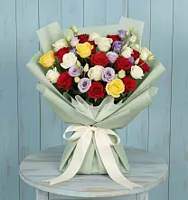 Букет цветов из:  Розы в Волжский
