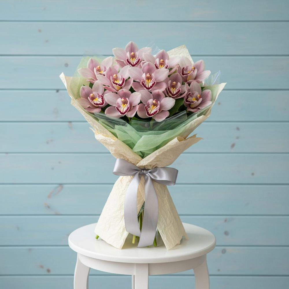 Букет цветов из: Орхидеи и Розы в Волжский