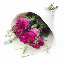 Букет цветов из:  Розы в Волжский