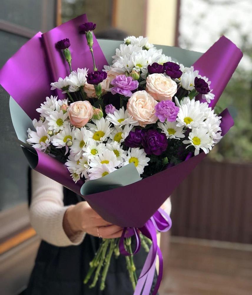 Букет цветов из: Хризантемы, Гвоздики и Розы в Волжский