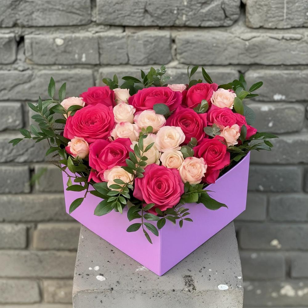 Цветочная композиция из Розы в коробке в Волжский