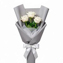 Букет 3 белые розы в Волжский
