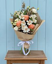 Букет цветов из:  Альстромерии, Лизиантусы, Розы и Хризантемы #REPLACE_PRED# Волжский