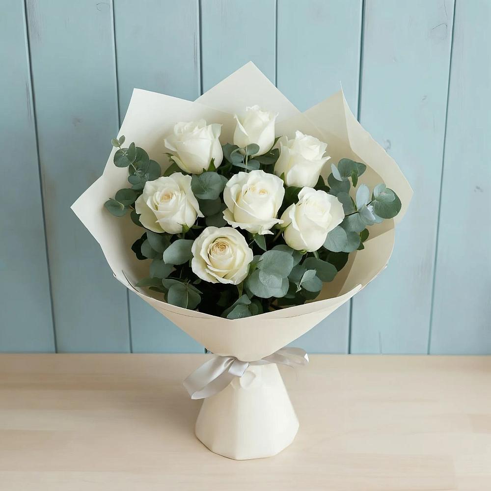 Букет Белые розы в Эвкалипте в Волжский