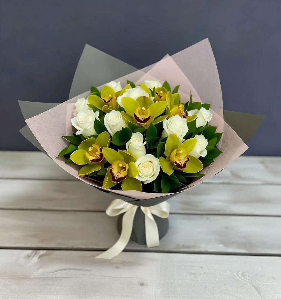 Букет цветов из: Орхидеи и Розы в Волжский