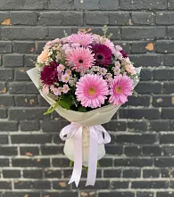 Букет цветов из:  Герберы и Хризантемы в Волжский