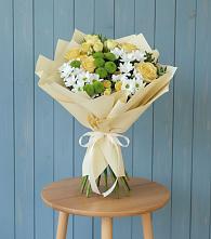 Букет цветов из:  Хризантемы и Розы в Волжский
