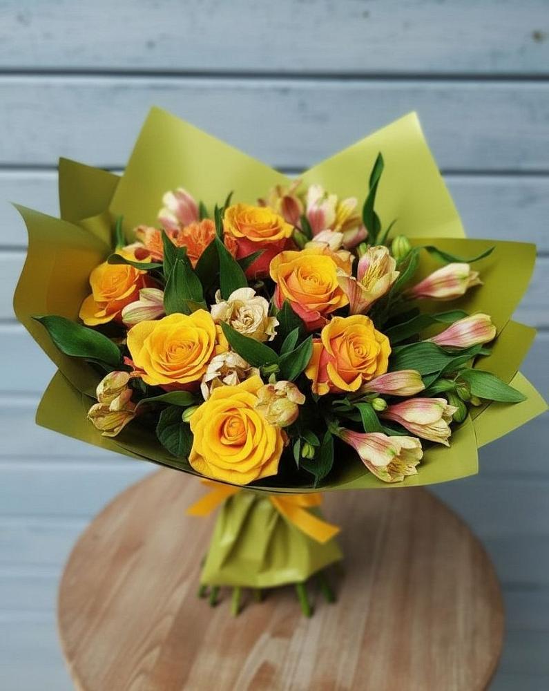 Букет цветов из: Альстромерии и Розы в Волжский