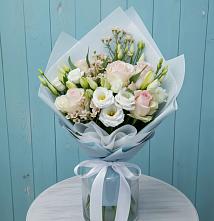 Букет цветов из:  Розы и Лизиантусы в Волжский