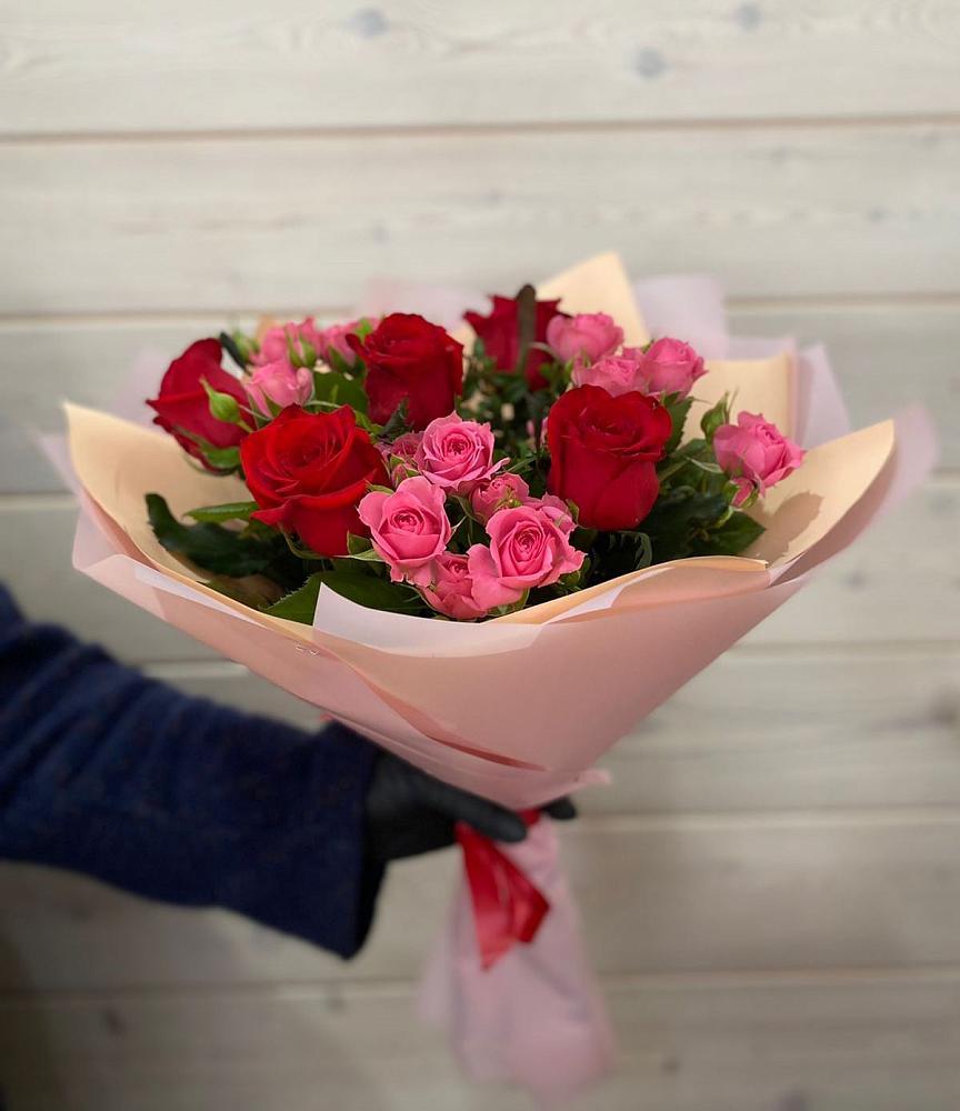 Букет цветов из: Розы в Волжский