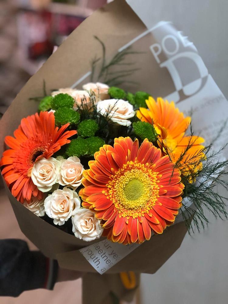 Букет цветов из: Герберы, Хризантемы и Розы в Волжский