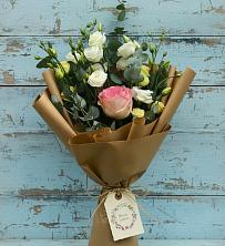 Букет цветов из:  Розы и Лизиантусы в Волжский