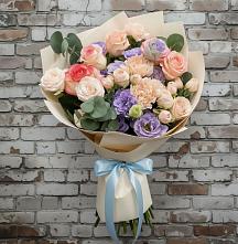 Букет цветов из:  Розы, Лизиантусы и Гвоздики в Волжский