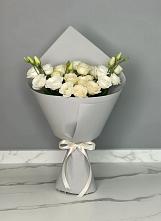 Букет цветов из:  Розы и Лизиантусы в Волжский